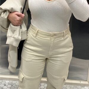 Aritzia Cream Cargo Pants